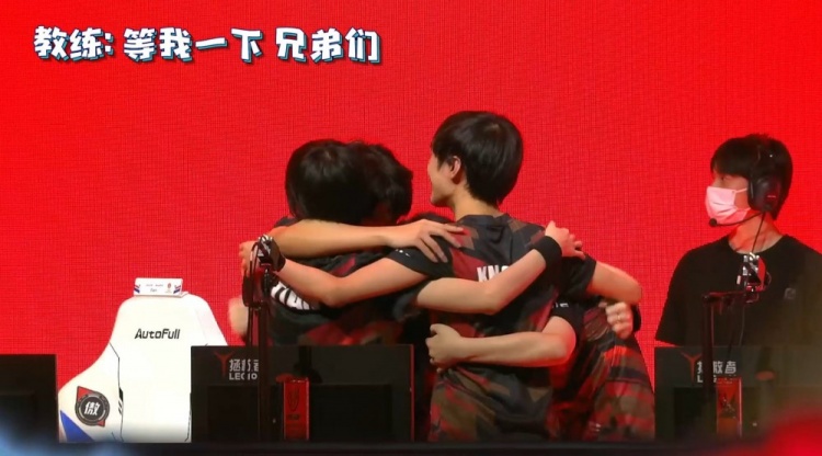 更是领衔这