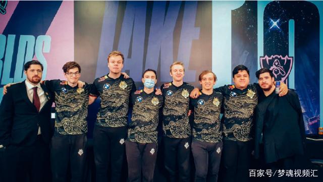 台上证明自 台上证明自